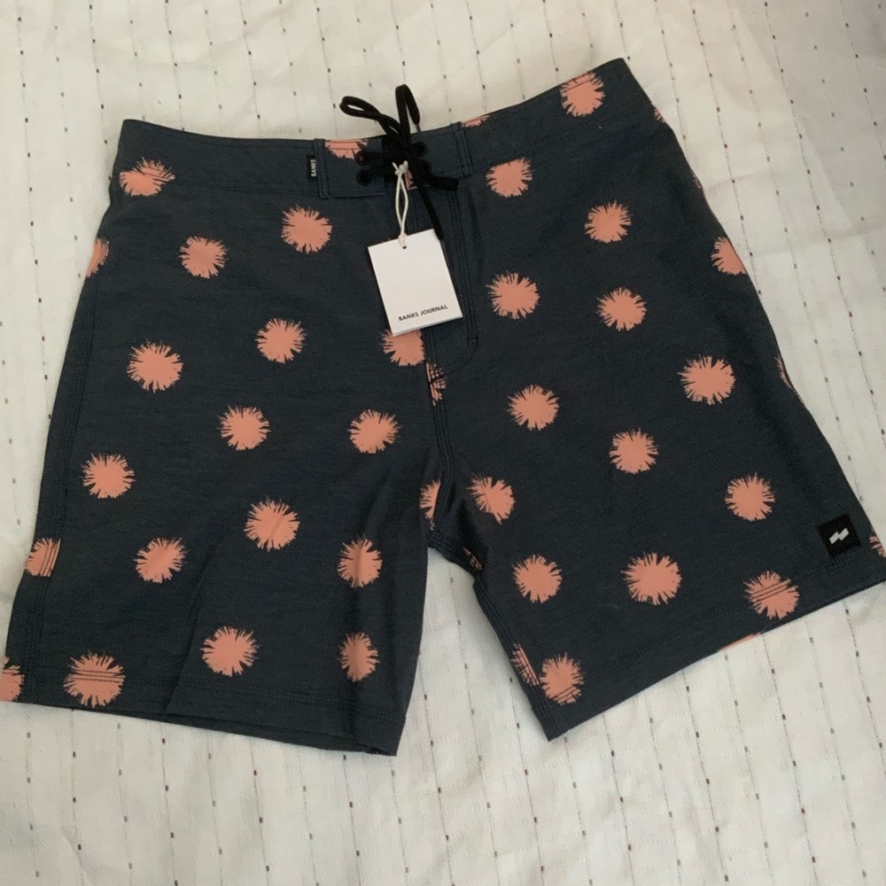 NWT BANKS MEN SHORTS